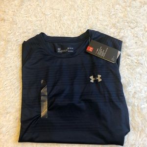 Men’s Under Armour navy short sleeve shirt. NWT